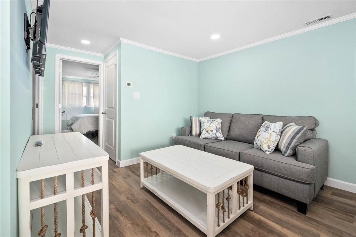 322 Bayshore Drive, Unit 2W - Photo 4 of 35
