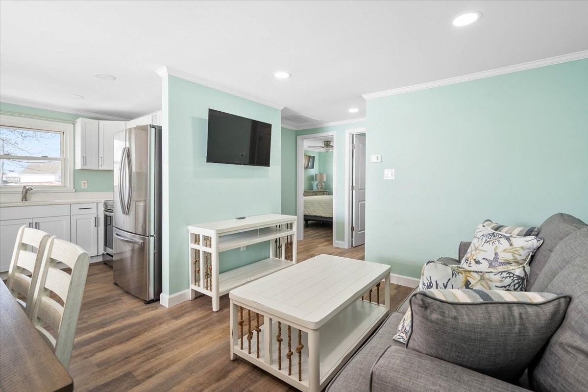 322 Bayshore Drive, Unit 2W - Photo 7 of 35