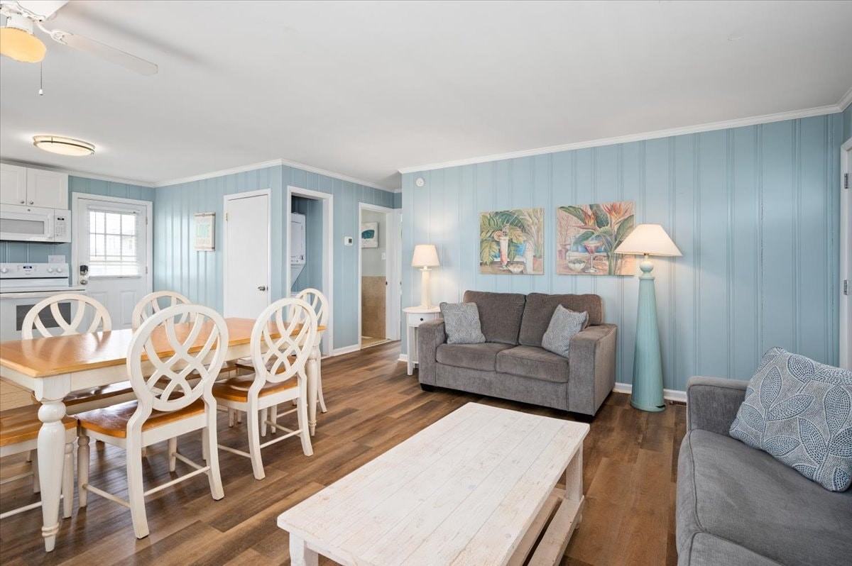 207 10th Street, Unit A - Photo 5 of 25