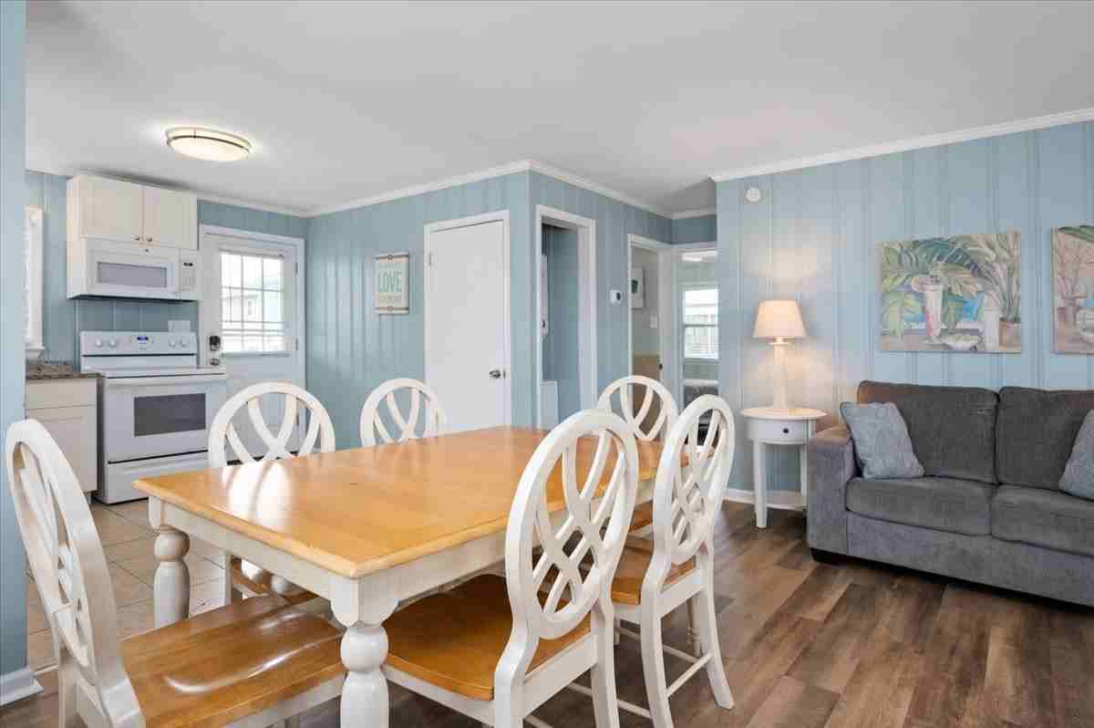 207 10th Street, Unit A - Photo 6 of 25