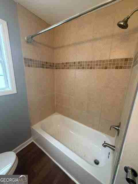 2811 Glenwood Ave Se - Photo 6 of 17