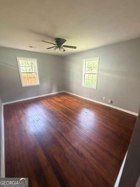 2811 Glenwood Ave Se - Photo 7 of 17