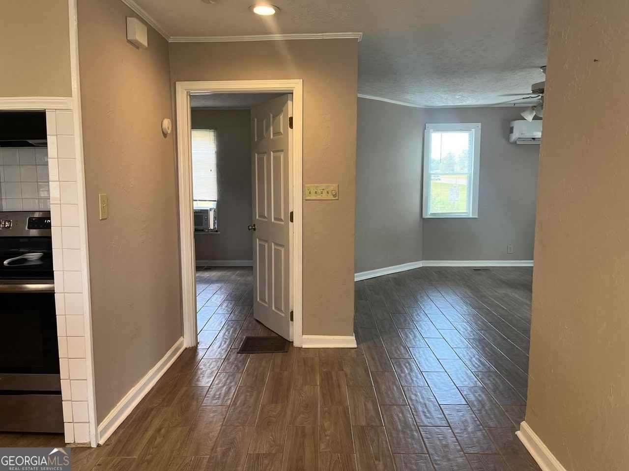 6878 Newnan Rd - Photo 7 of 10