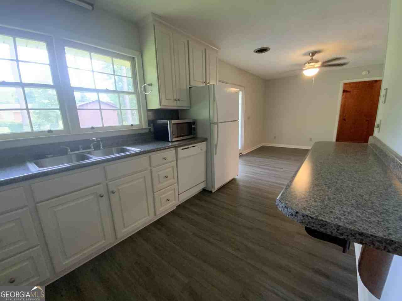 404 Marvin Ave - Photo 5 of 13