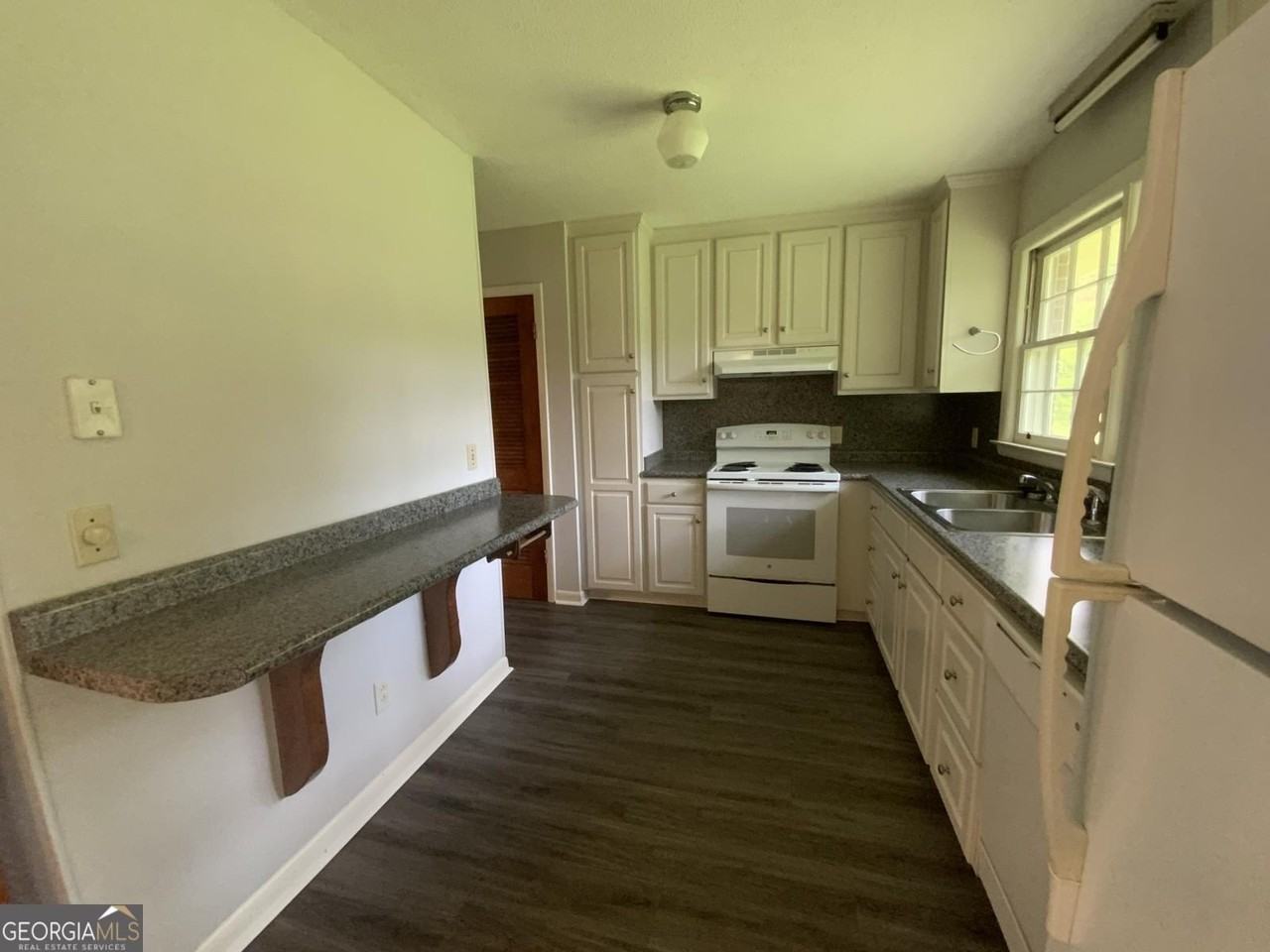 404 Marvin Ave - Photo 6 of 13
