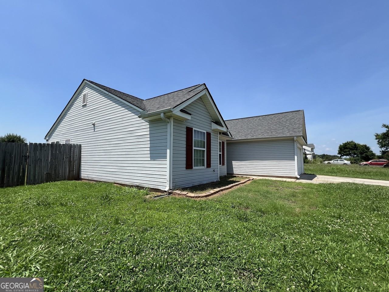1229 Clearwater Dr - Photo 2 of 25