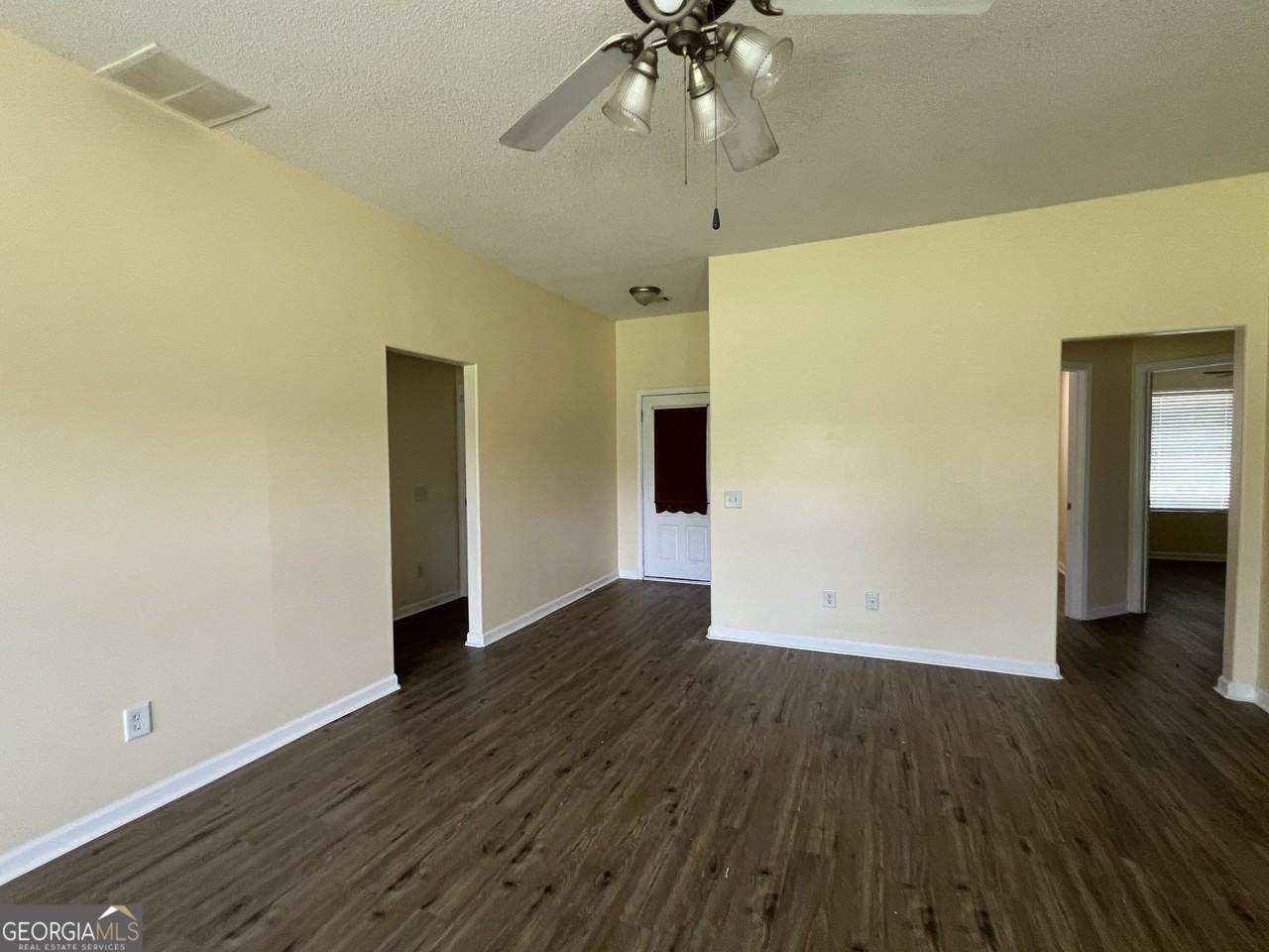 1229 Clearwater Dr - Photo 3 of 25