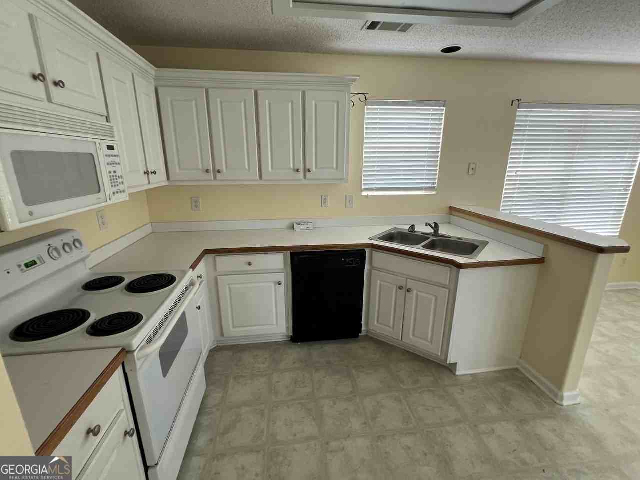 1229 Clearwater Dr - Photo 6 of 25