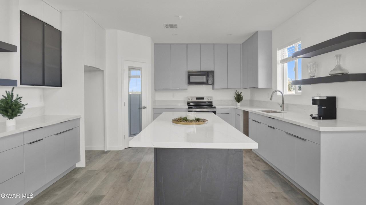 9701 E Avenue S12 - Photo 7 of 28