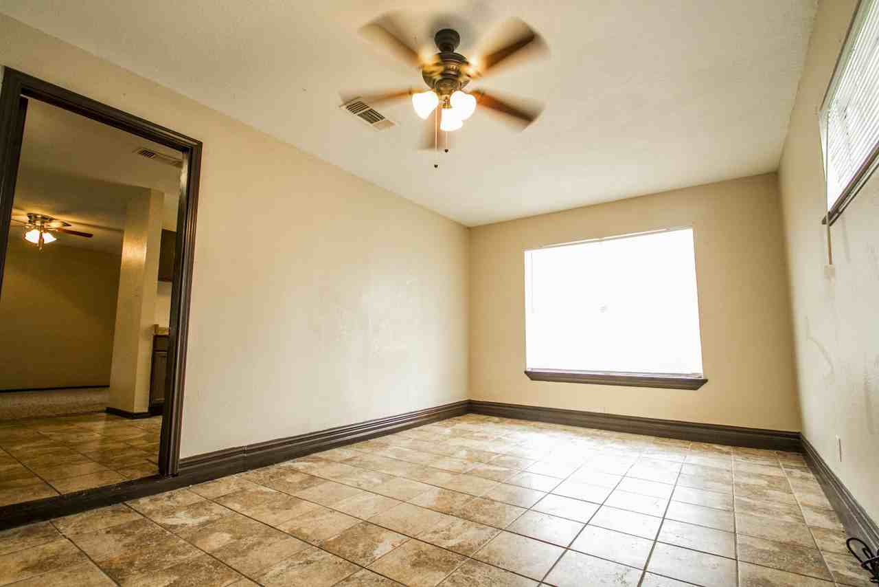 511 Jamaica Drive - Photo 6 of 27