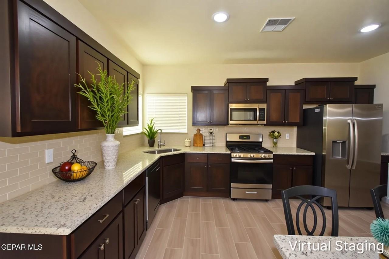 902 Bromyard Dr - Photo 6 of 36