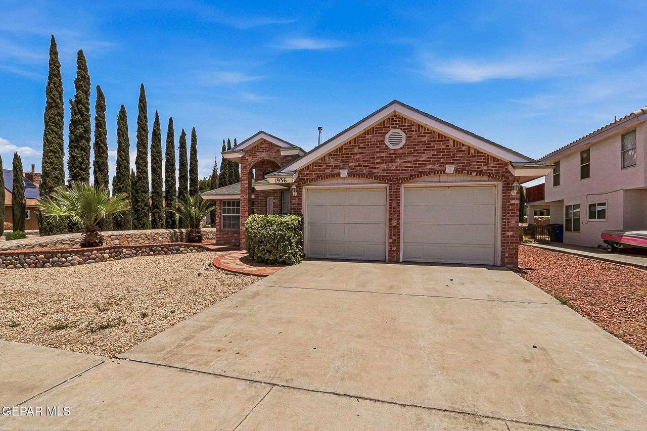 1936 Desert Sun Dr - Photo 3 of 46