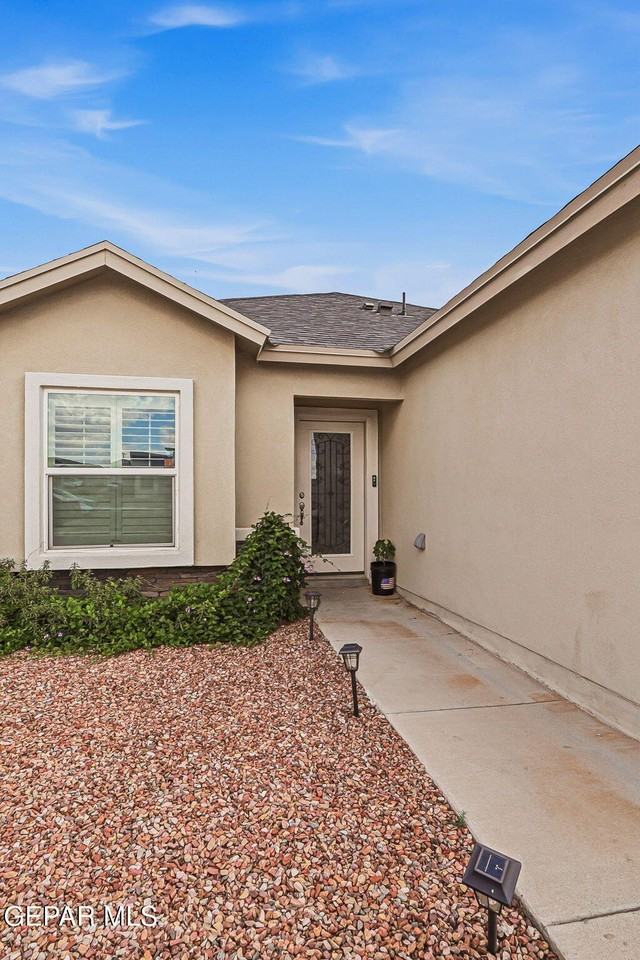 7392 N Brasil Dr - Photo 4 of 41
