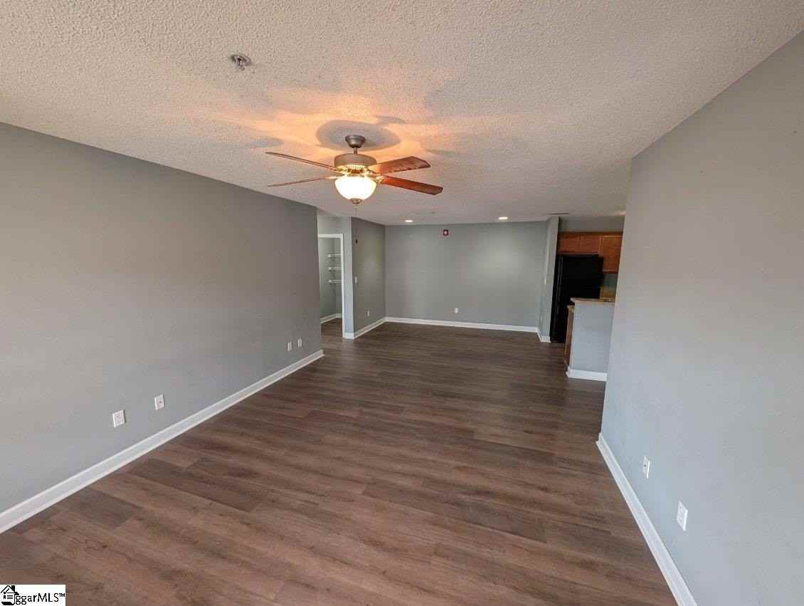 220 Outlook Dr - Photo 3 of 10