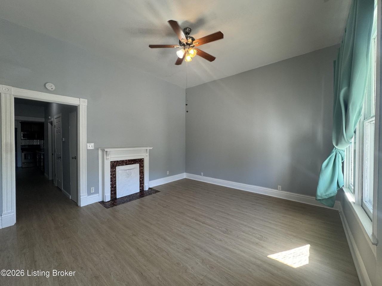 125 N Jane St - Photo 5 of 18