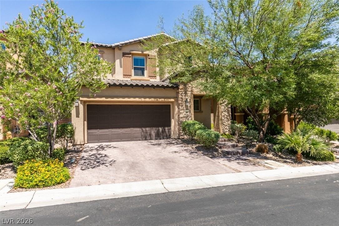 135 Berneri Dr - Photo 2 of 25