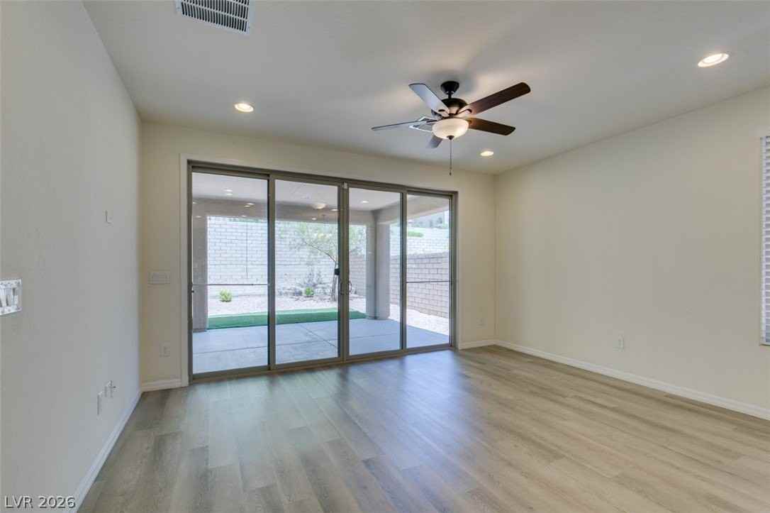 135 Berneri Dr - Photo 7 of 25