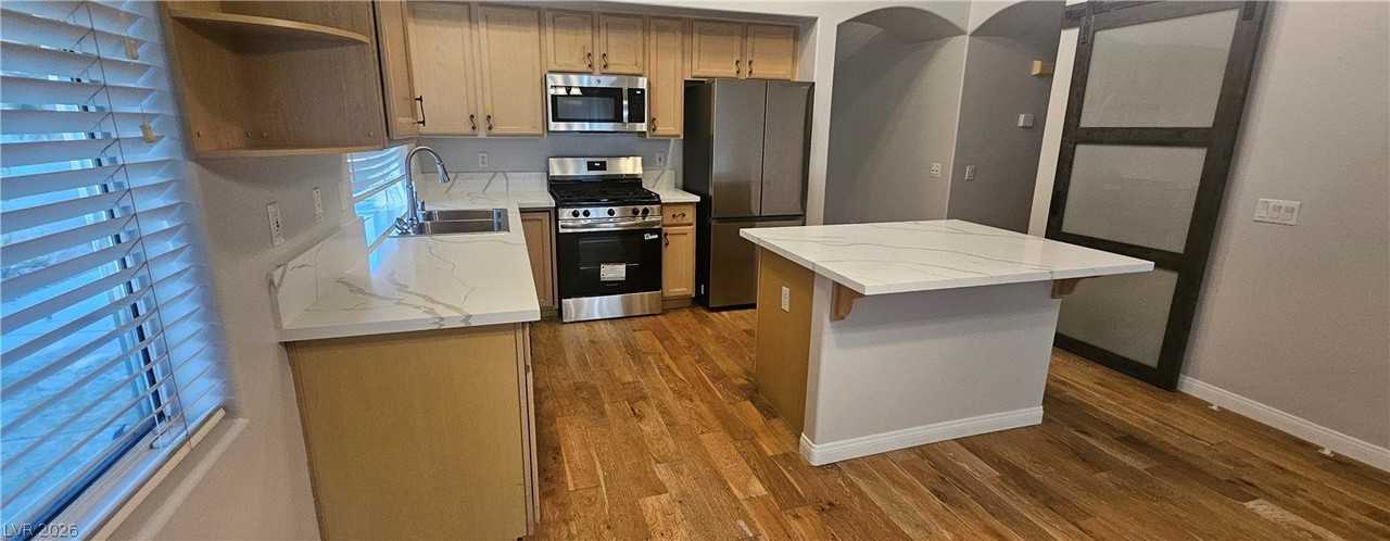 3433 Round Valley Way - Photo 3 of 32