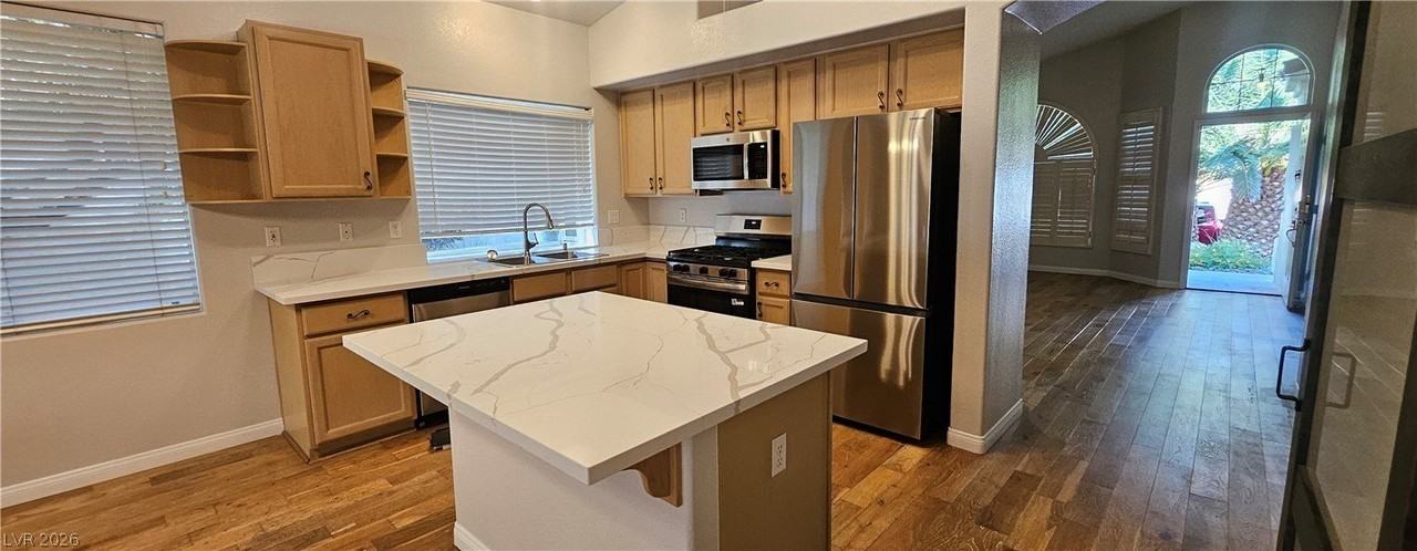 3433 Round Valley Way - Photo 4 of 32