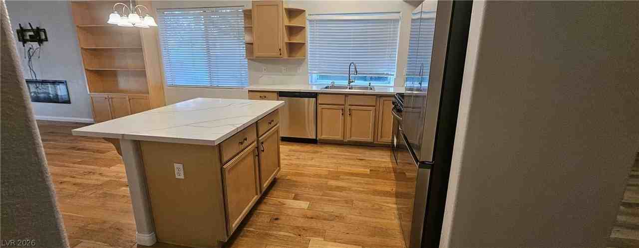 3433 Round Valley Way - Photo 5 of 32