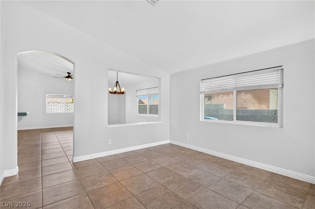 630 Beresford Ave - Photo 5 of 30
