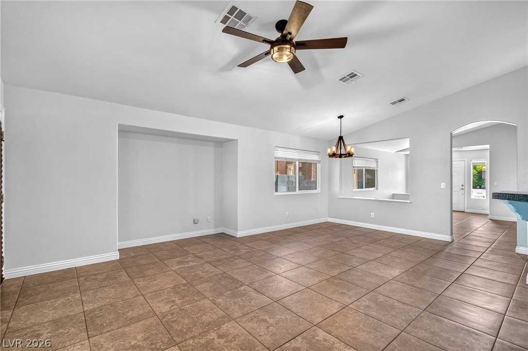 630 Beresford Ave - Photo 7 of 30