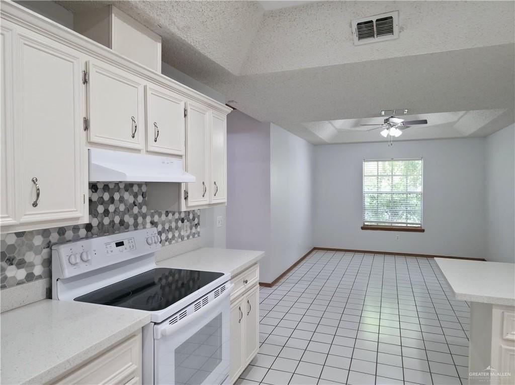 1216 Heron Ct - Photo 4 of 24