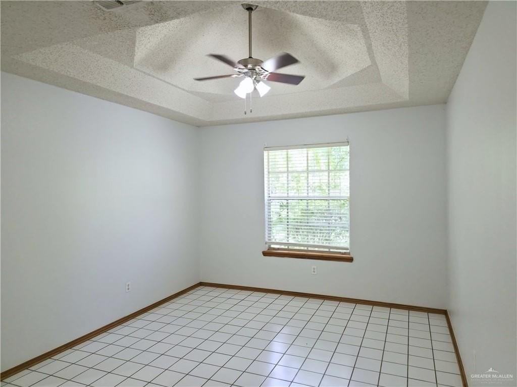1216 Heron Ct - Photo 6 of 24
