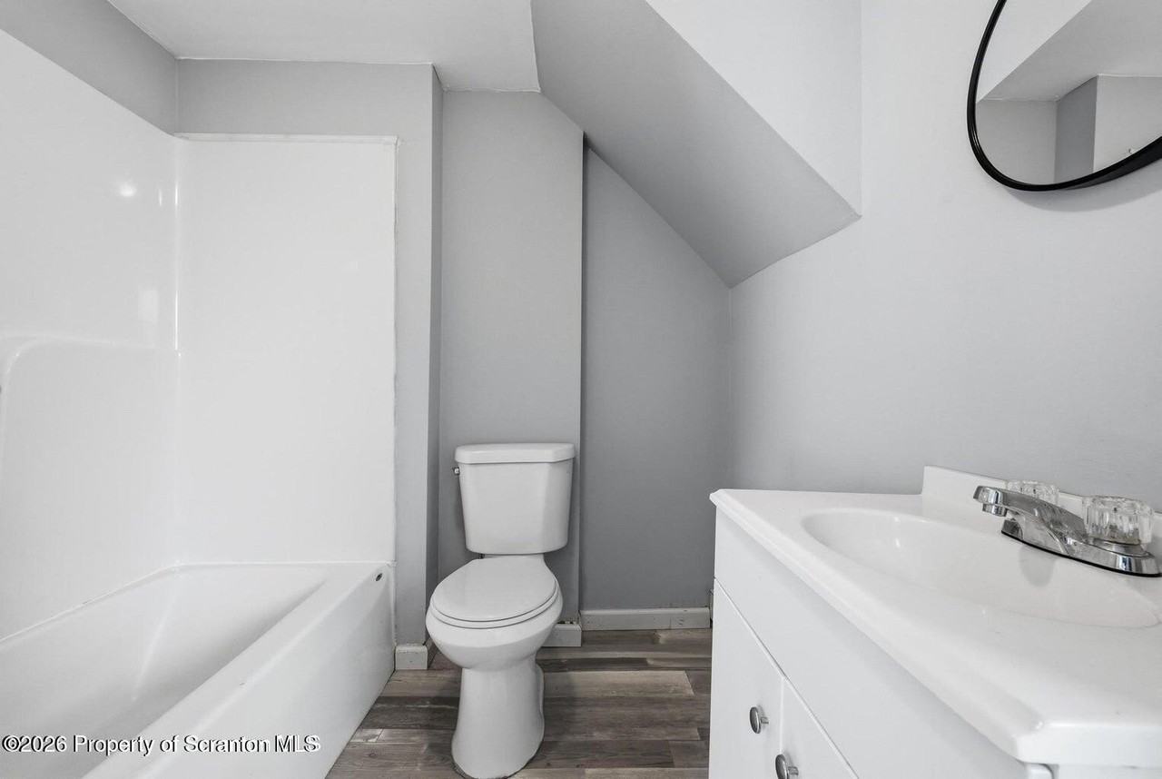 146 Jefferson St - Photo 7 of 15