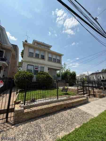 86 Mapes Ave #1 - Photo 2 of 11