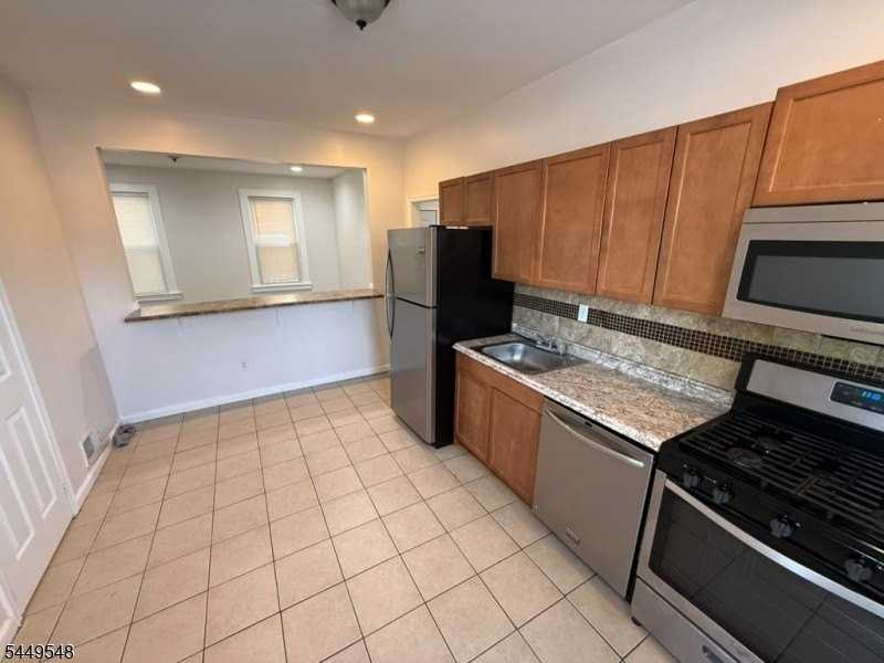 86 Mapes Ave #1 - Photo 4 of 11