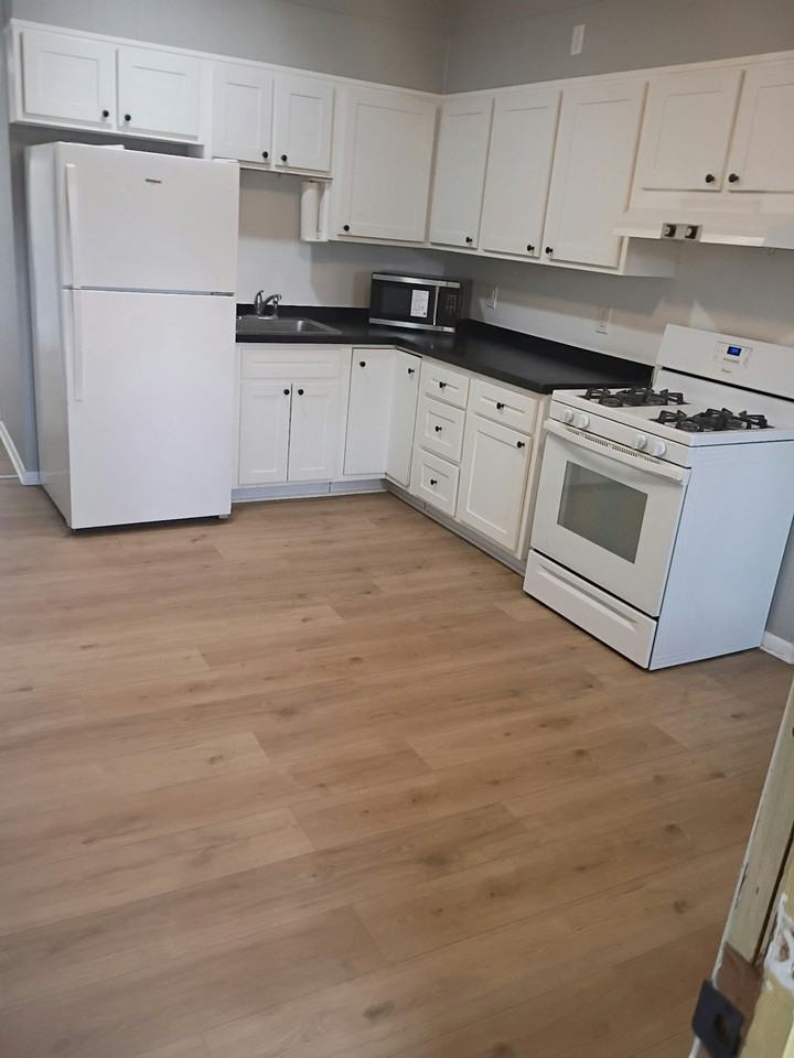 306 3rd St, Unit 3 - Photo 2 of 15