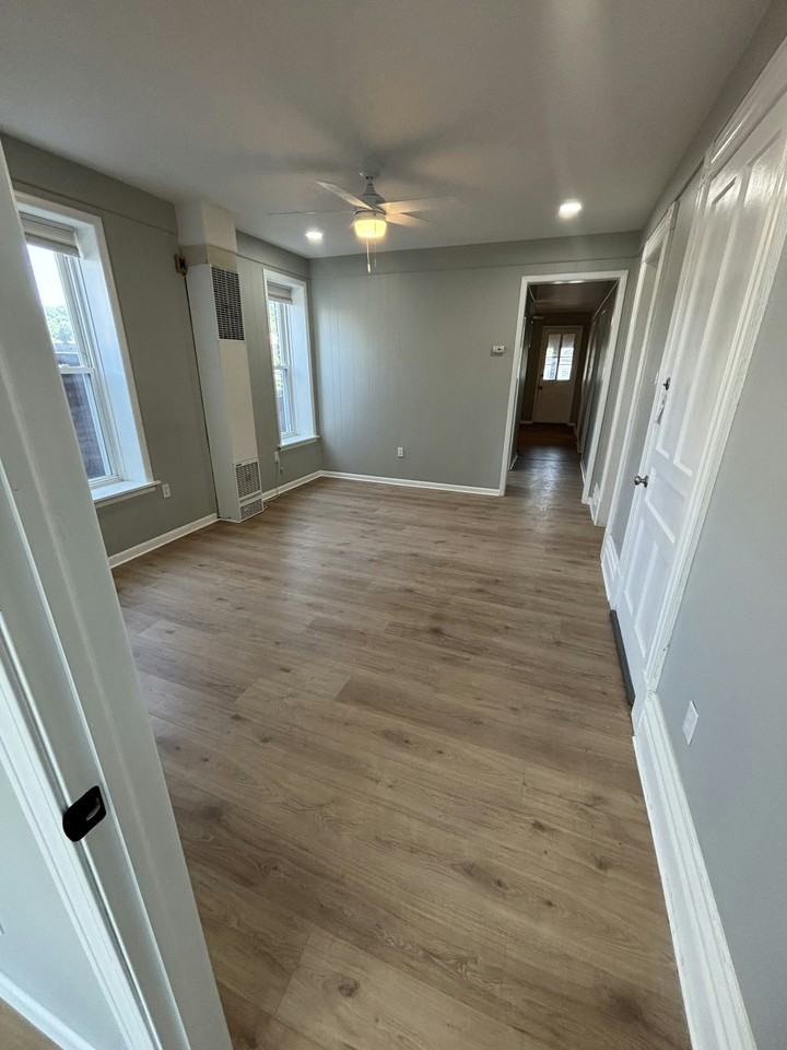306 3rd St, Unit 3 - Photo 4 of 15