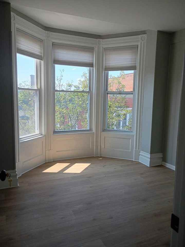 306 3rd St, Unit 3 - Photo 6 of 15