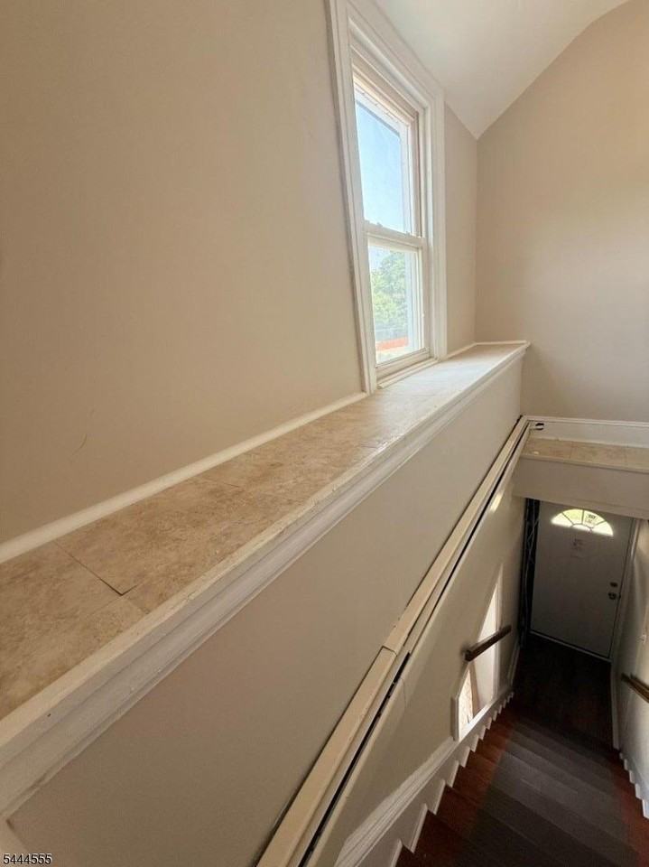 201 Eagle Rock Ave #2 - Photo 5 of 11