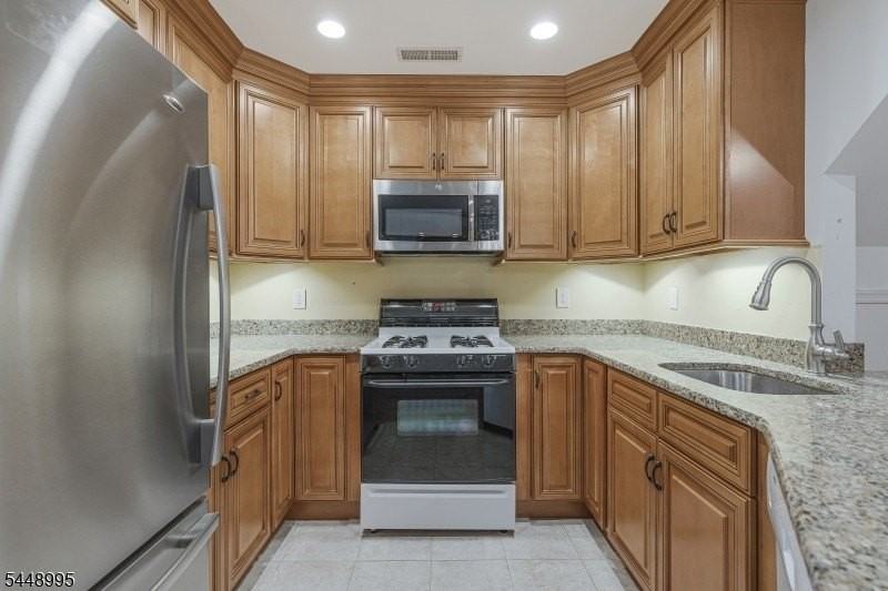 28 Helton Ter - Photo 6 of 23