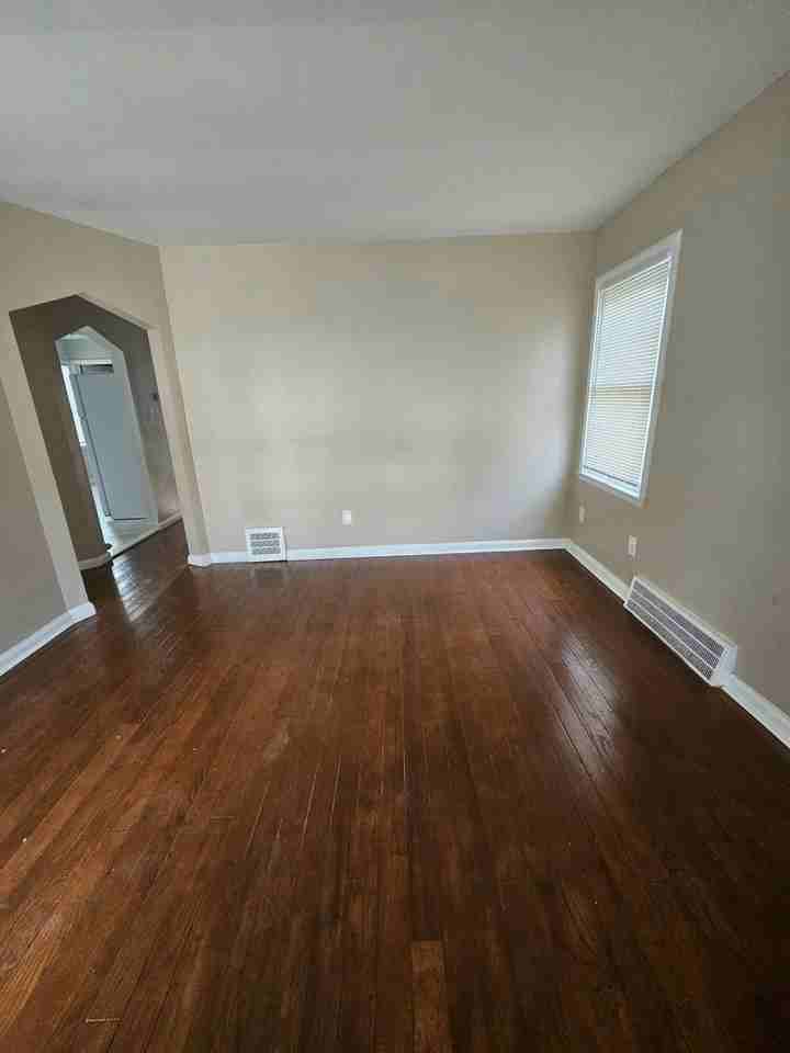 8673 Artesian Street - Photo 3 of 14