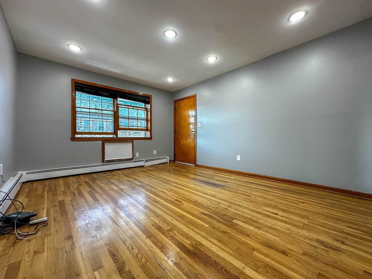 325 John St #5 - Photo 6 of 21