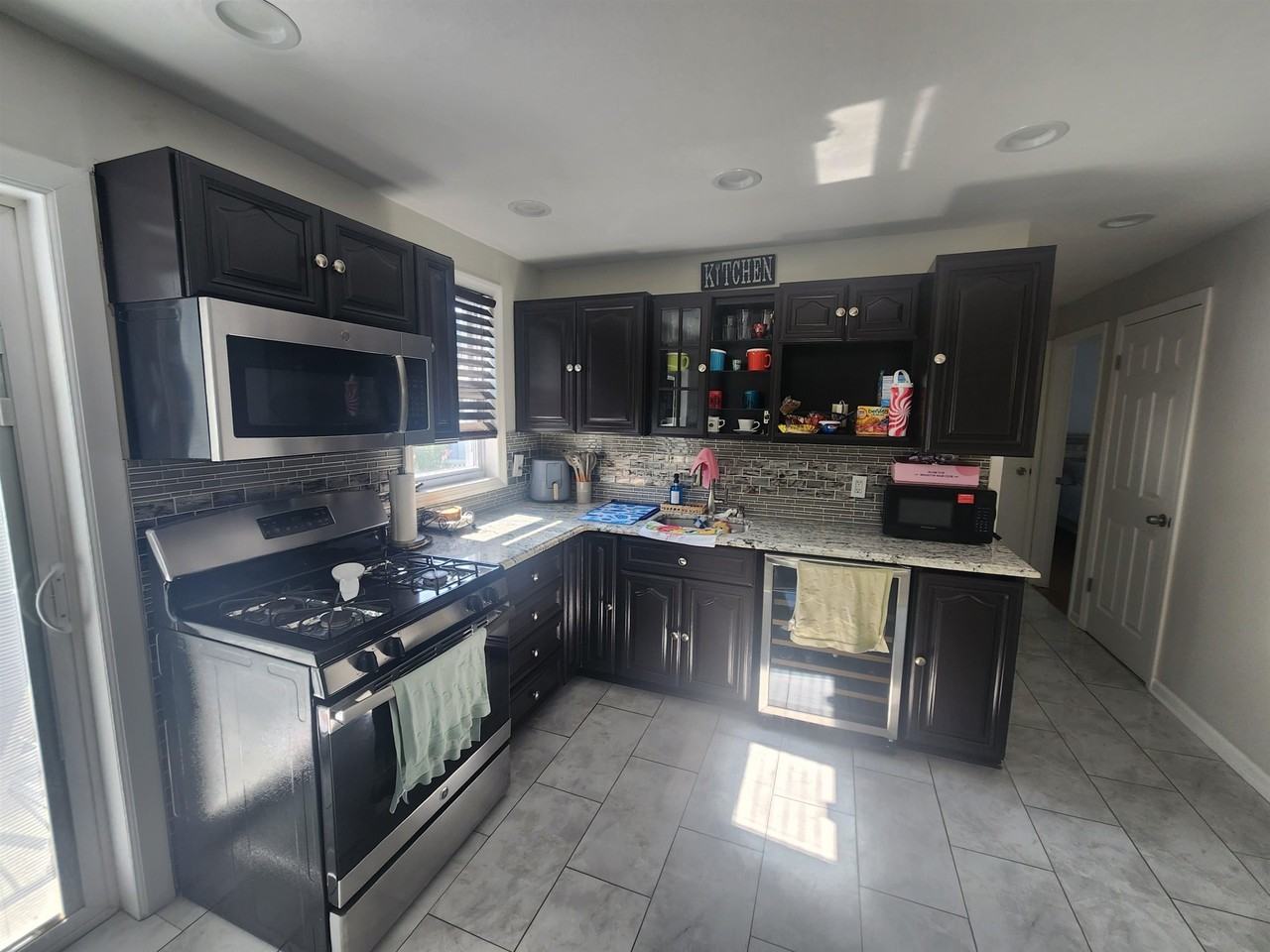 657 Broad St - Photo 2 of 18