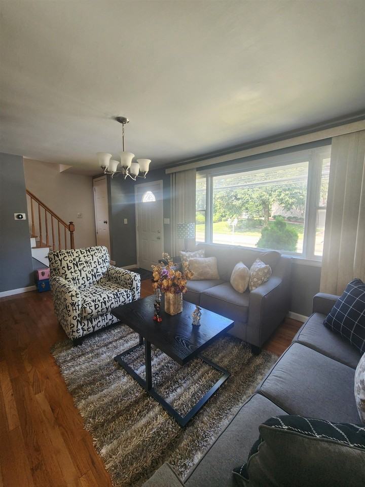 657 Broad St - Photo 6 of 18