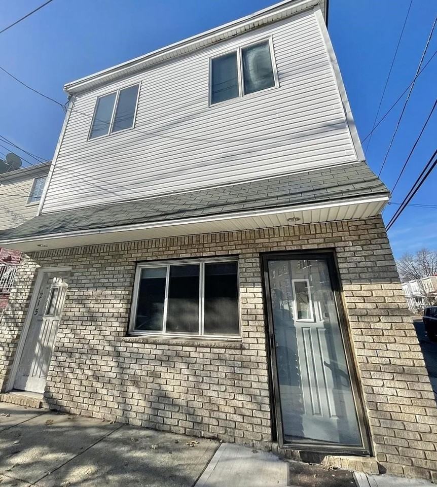 215 Avenue B #1F