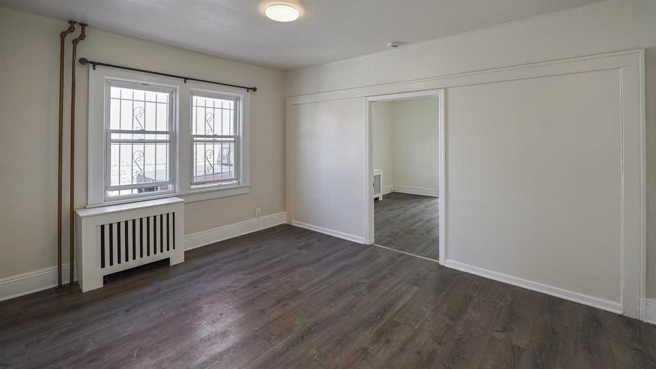 1120 73rd St #1 - Photo 3 of 19