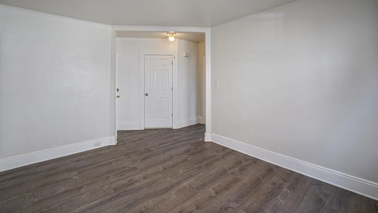1120 73rd St #1 - Photo 4 of 19