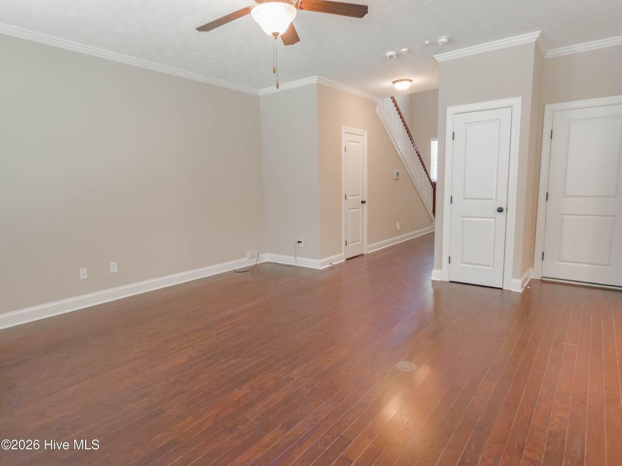 1945 Kenlock Dr - Photo 3 of 25