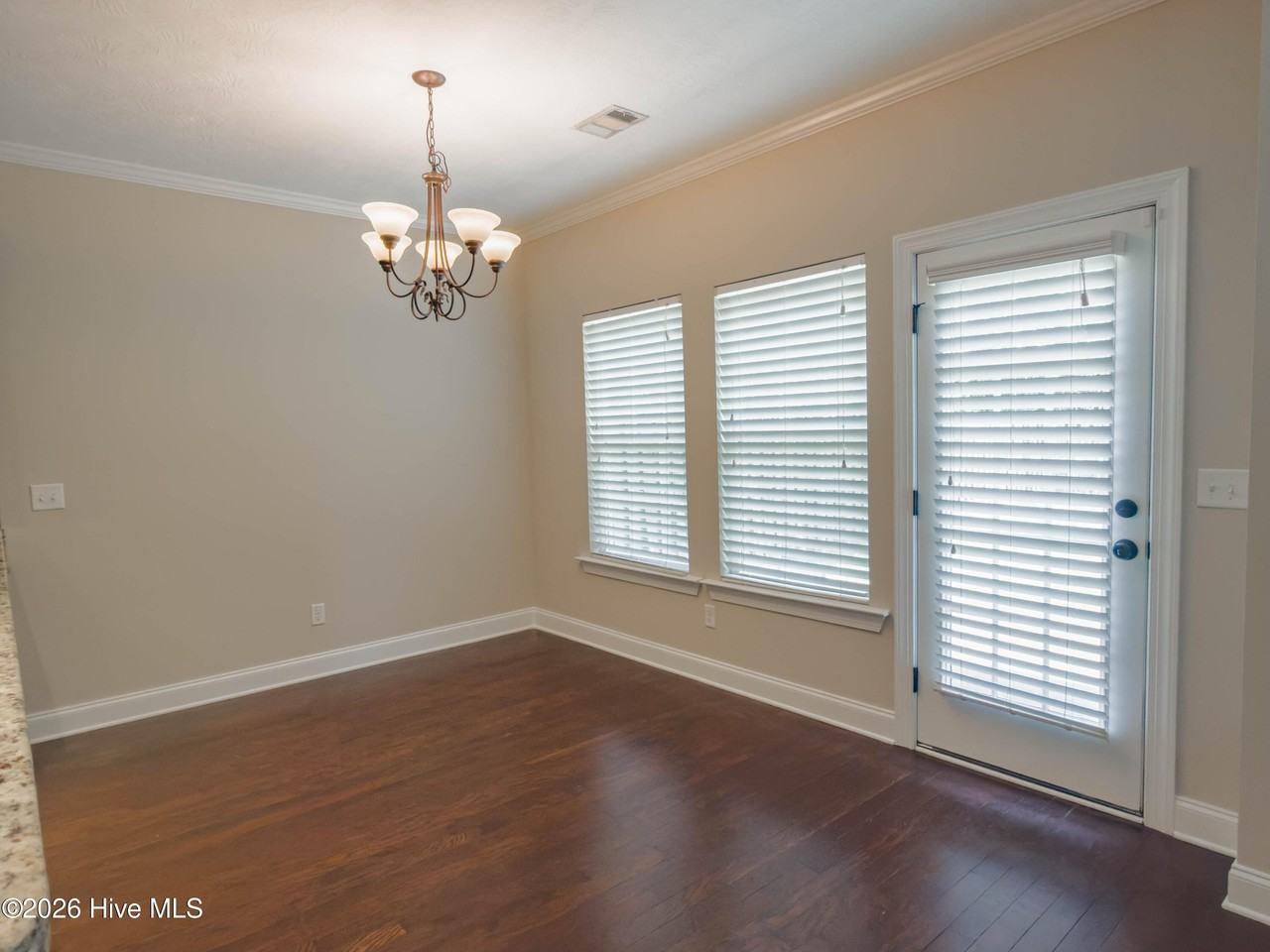 1945 Kenlock Dr - Photo 5 of 25