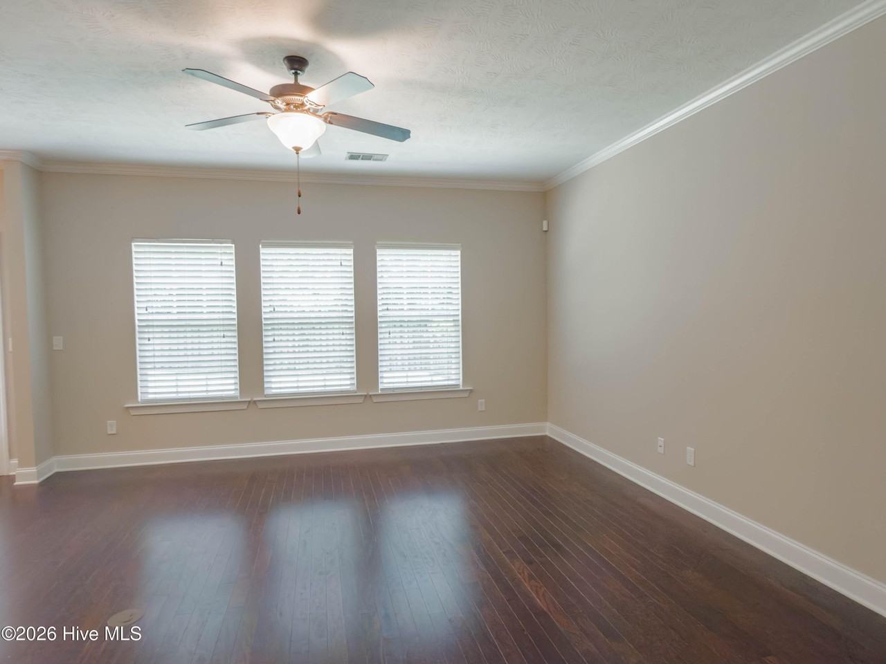 1945 Kenlock Dr - Photo 6 of 25