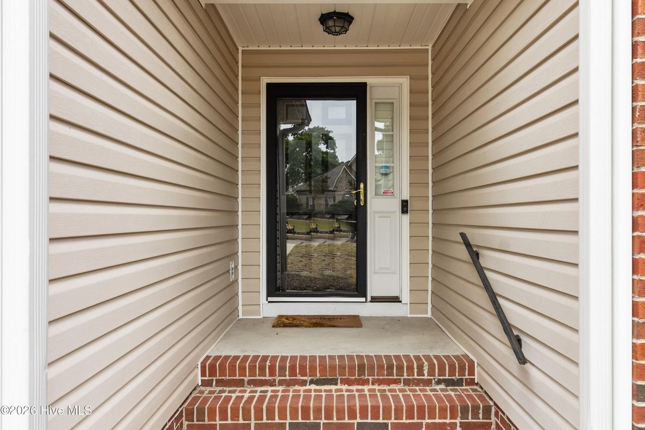 108 Camberly Ln - Photo 4 of 39