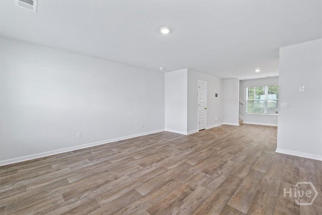 117 Azure Dr - Photo 6 of 31