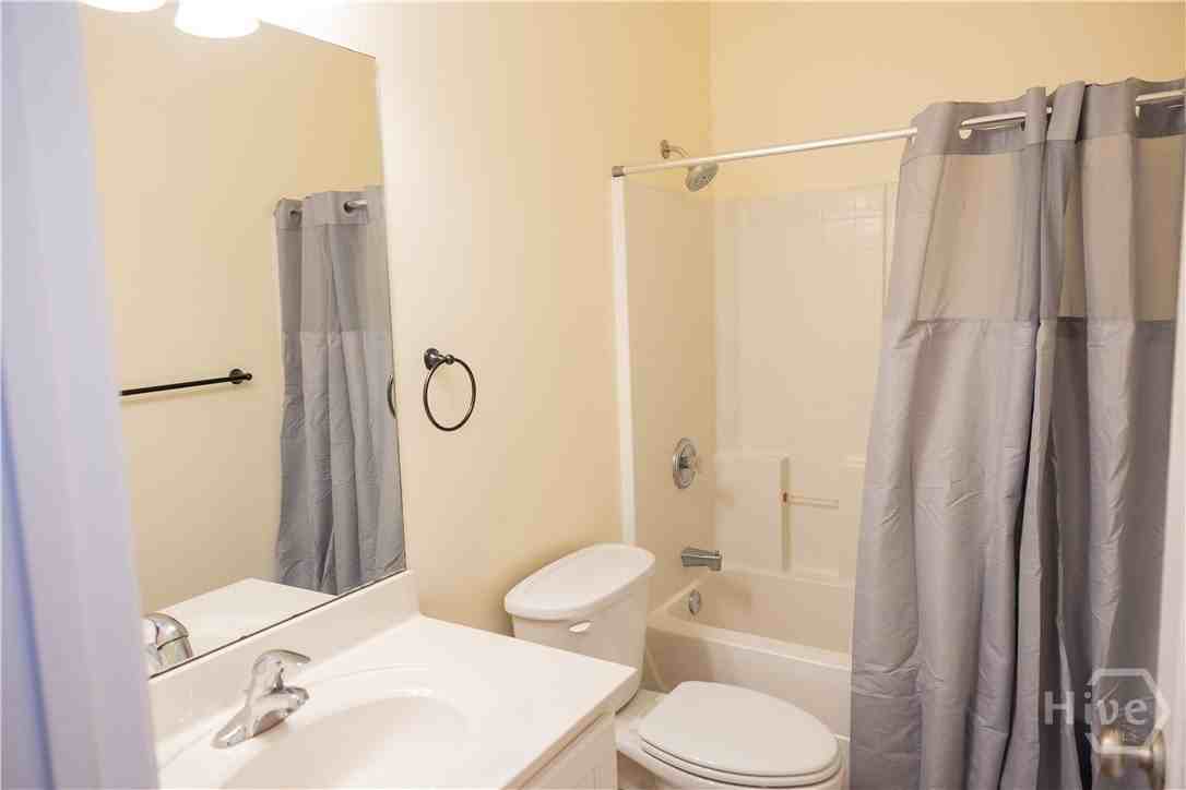 503 E 32nd St - Photo 2 of 7