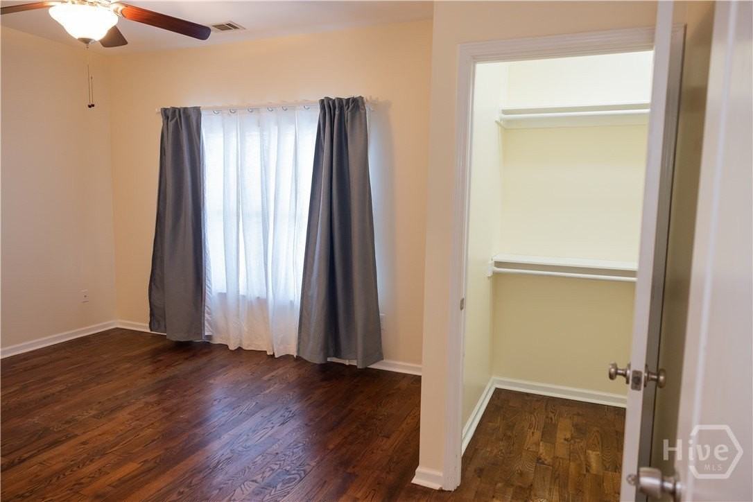 503 E 32nd St - Photo 3 of 7